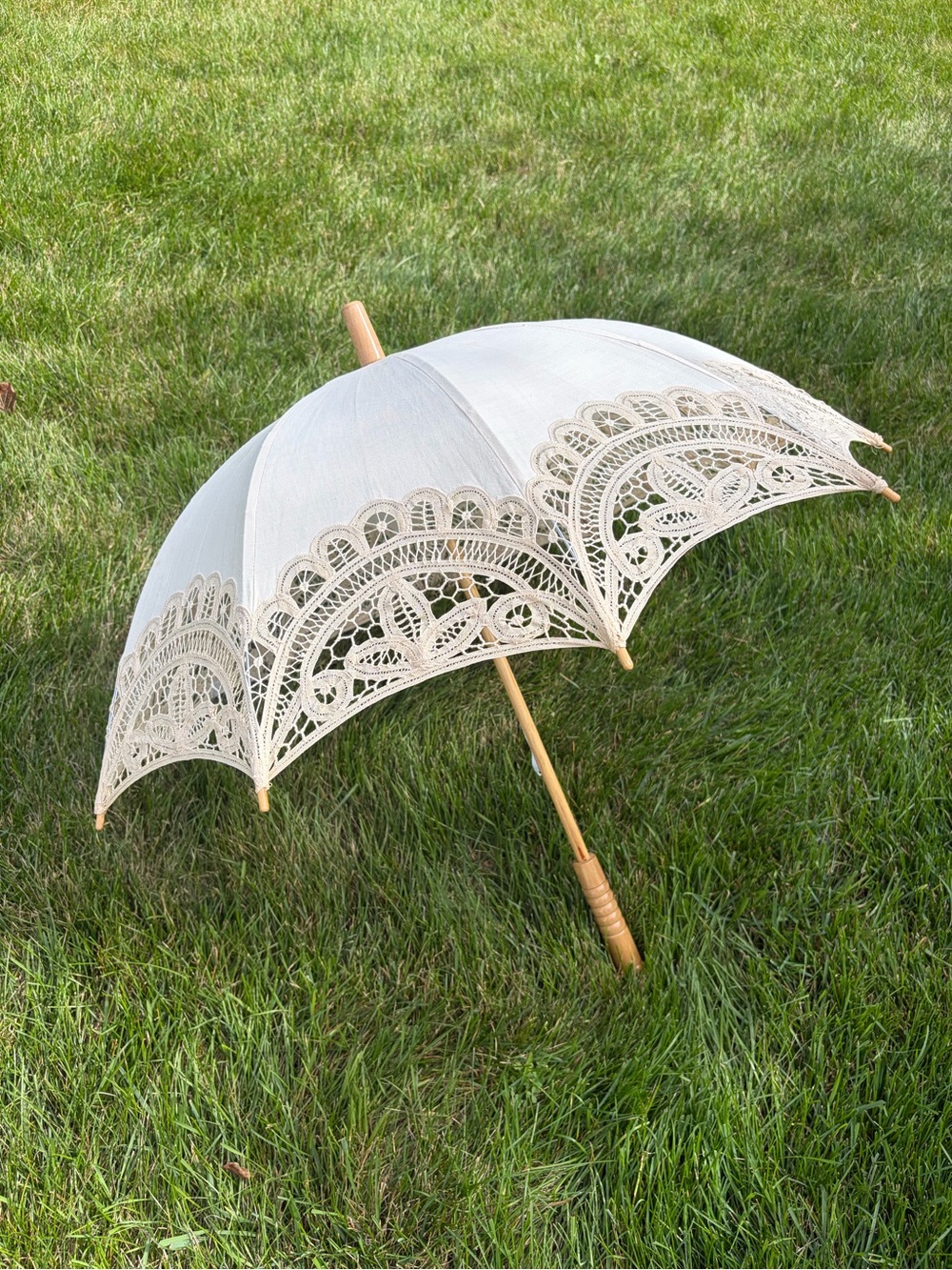 Vintage 100% Cotton Lace Parasol Umbrella with Wooden Handle
